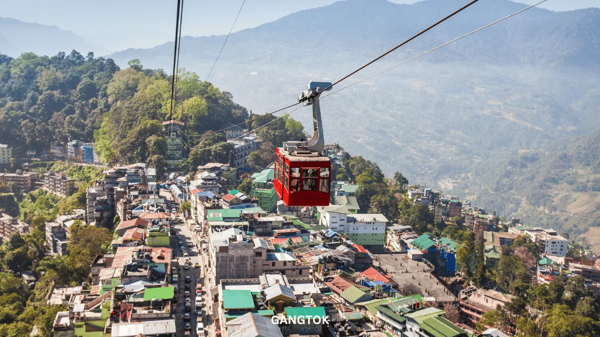 Day 01:  NJP RLY STATION / IXB AIRPORT – GANGTOK (125KMS / 04HRS)